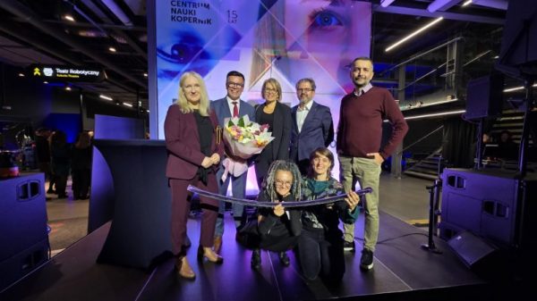 1000015491 600x337 Home 2